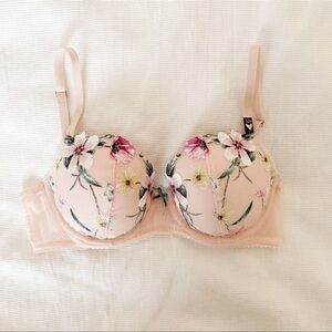 NWT 32DD Victoria's Secret Lightly Lined Demi Bra - Light Pink Floral Appliqué